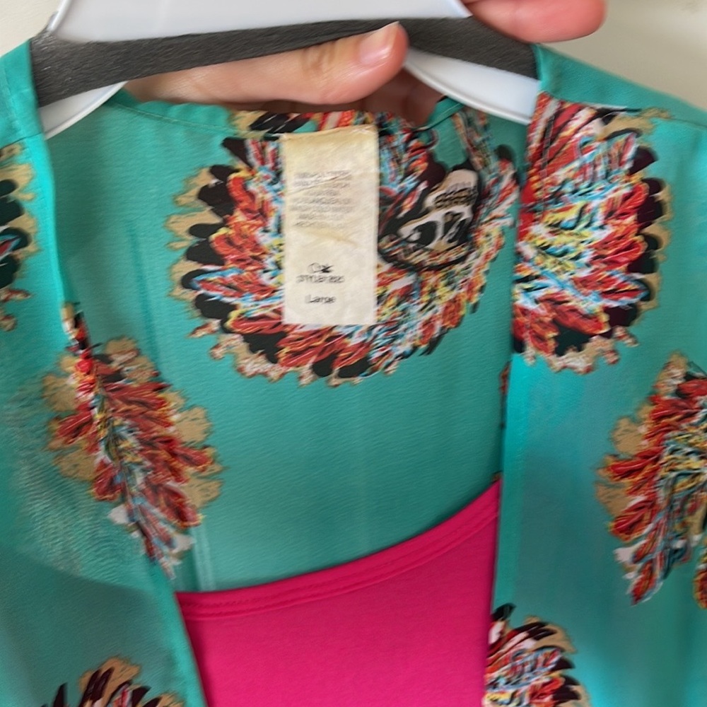 Clothes never worn - Picture 2 of 4